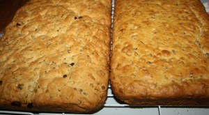 No milk added (left) vs milk added (right). Slight difference.